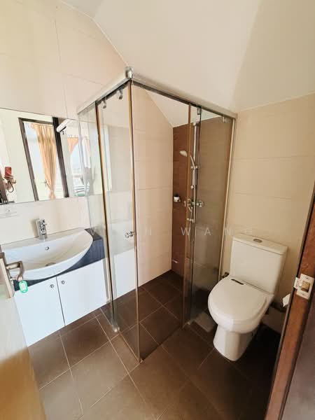 Harmony @ 1A, 1A Lim Ah Pin Road, 3 Bedrooms, 1,227 sqft, Apartment For Sale, by Vivian Wang, 500185088 - Bathroom - PropertyGuru.com.sg