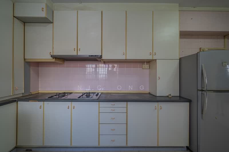 241 Bishan Street 22, 241 Bishan Street 22, 3 Bedrooms, 1,227 sqft, HDB Flat For Sale, by Nic Ong, 500185091 - Kitchen - PropertyGuru.com.sg