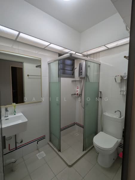 36 Margaret Drive, 36 Margaret Drive, Room Rental, 200 sqft, HDB Flat For Rent, by Daniel Song, 500185099 - Bathroom - PropertyGuru.com.sg