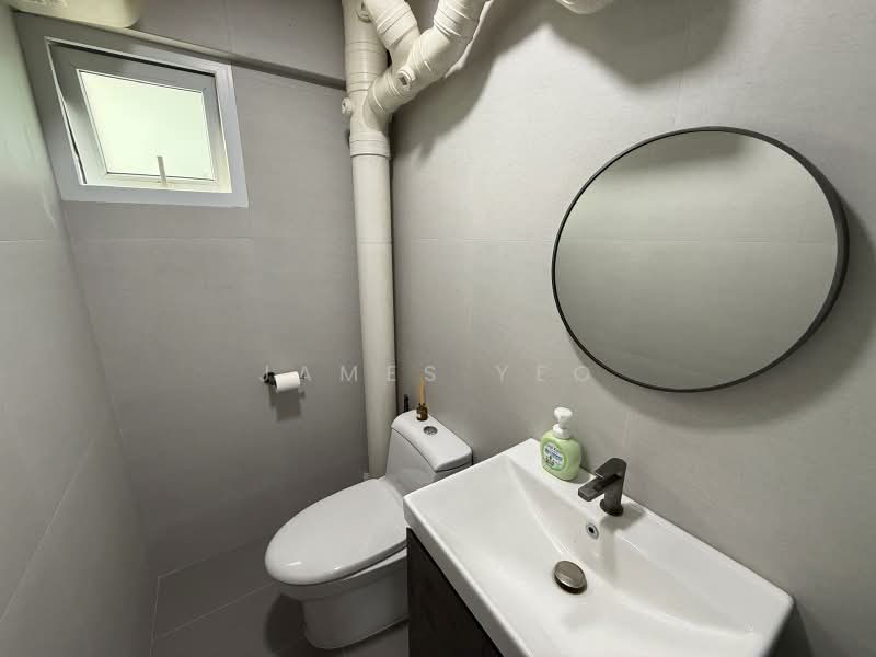 122 Pending Road, 122 Pending Road, 2 Bedrooms, 689 sqft, HDB Flat For Sale, by James Yeo, 500185129 - Bathroom - PropertyGuru.com.sg