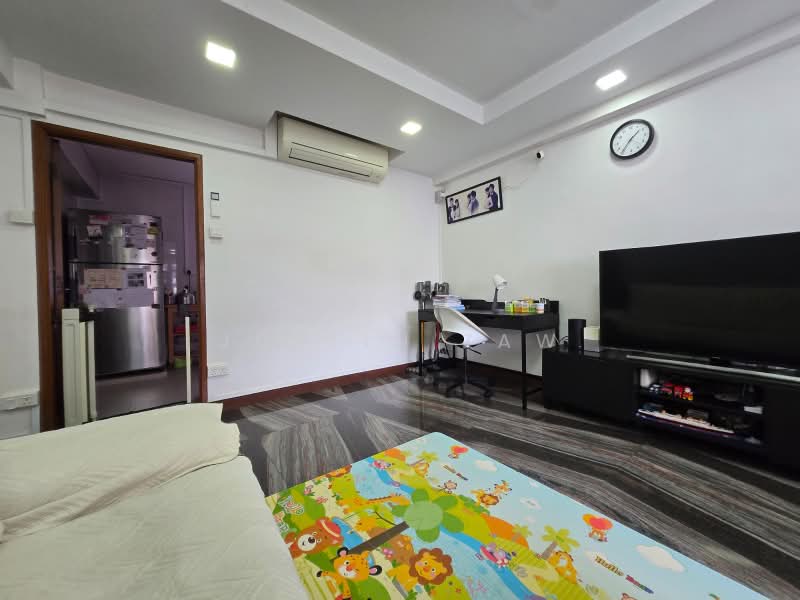 325 Tah Ching Road, 325 Tah Ching Road, 5 Bedrooms, 1,335 sqft, HDB Flat For Sale, by Justin Zaw, 500185134 - Living Room - PropertyGuru.com.sg