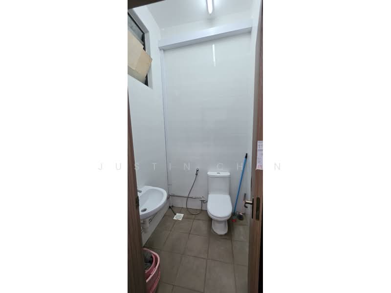 801 West Coast Crescent, 801 West Coast Crescent, 538 sqft, Shop / Shophouse For Rent, by Justin Chan, 500185135 - Bathroom - CommercialGuru.com.sg