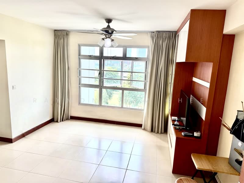 22 Teban Gardens Road, 22 Teban Gardens Road, 3 Bedrooms, 990 sqft, HDB Flat For Sale, by Raymond Lim Chee Hiang, 500185140 - Living Room - PropertyGuru.com.sg