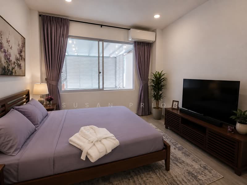 Traditional Geylang 4 Bed, Geylang Road Conservation House, 4 Bedrooms, 2,400 sqft, Conservation House For Rent, by Susan Prior, 500185144 - Bedroom - PropertyGuru.com.sg