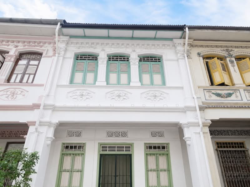 Traditional Geylang 4 Bed, Geylang Road Conservation House, 4 Bedrooms, 2,400 sqft, Conservation House For Rent, by Susan Prior, 500185144 - PropertyGuru.com.sg