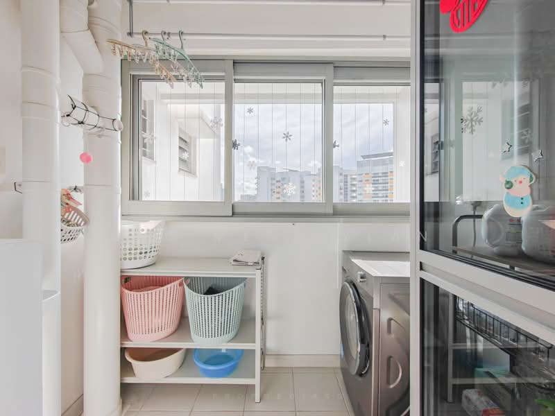 327C Anchorvale Road, 327C Anchorvale Road, 3 Bedrooms, 990 sqft, HDB Flat For Sale, by Ong Meng Yean, 500185147 - Balcony - PropertyGuru.com.sg