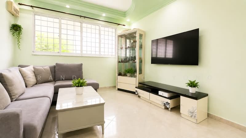 835 Yishun Street 81, 835 Yishun Street 81, 3 Bedrooms, 1,119 sqft, HDB Flat For Sale, by Brandon Choi Yong Suk, 500185149 - Living Room - PropertyGuru.com.sg