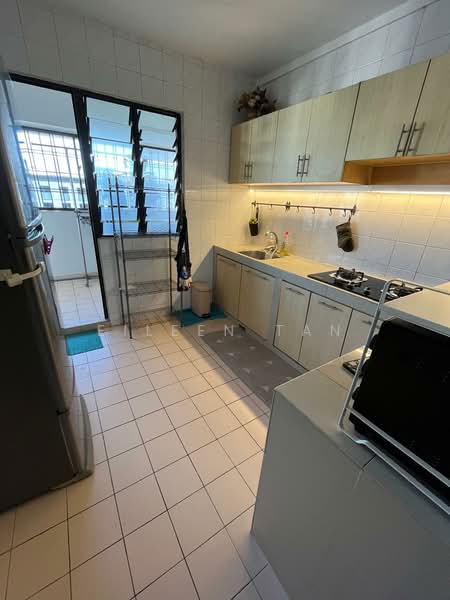 111 Rivervale Walk, 111 Rivervale Walk, 3 Bedrooms, 1,302 sqft, HDB Flat For Rent, by Eileen Tan, 500185150 - Kitchen - PropertyGuru.com.sg