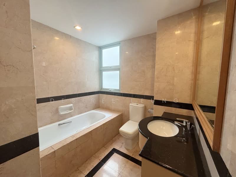 Freesia Woods, 67 Sunset Way, 3 Bedrooms, 1,367 sqft, Condominium For Sale, by Desiree Leung, 500185152 - Master Bathroom - PropertyGuru.com.sg