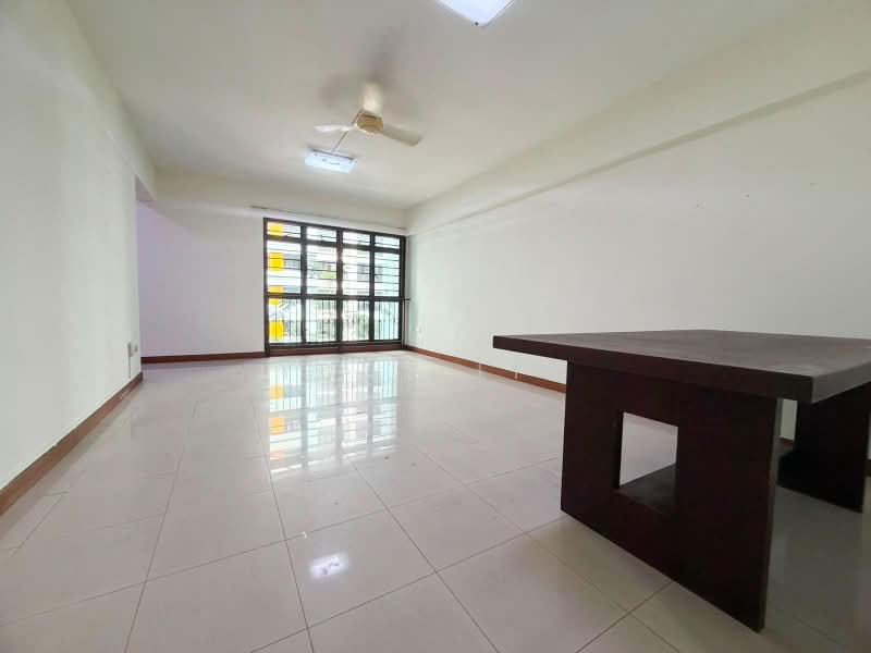 986A Jurong West Street 93, 986A Jurong West Street 93, 3 Bedrooms, 1,001 sqft, HDB Flat For Sale, by Yuna Lim, 500185156 - Living Room - PropertyGuru.com.sg