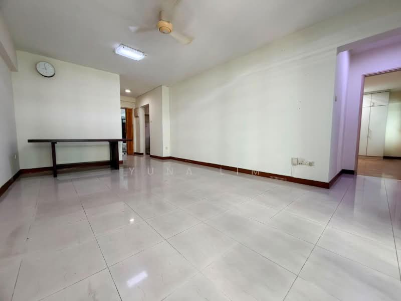 986A Jurong West Street 93, 986A Jurong West Street 93, 3 Bedrooms, 1,001 sqft, HDB Flat For Sale, by Yuna Lim, 500185156 - Living Room - PropertyGuru.com.sg
