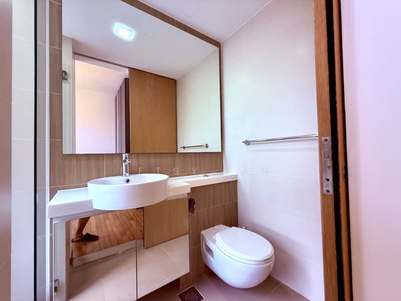 The Regency at Tiong Bahru, 38 Chay Yan Street, 4 Bedrooms, 1,636 sqft, Condominium For Sale, by Betsy Tan, 500185164 - Bathroom - PropertyGuru.com.sg
