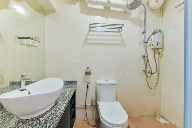 311 Canberra Road, 311 Canberra Road, 4 Bedrooms, 1,291 sqft, HDB Flat For Sale, by Lim Sei Hien, 500185168 - Bathroom - PropertyGuru.com.sg