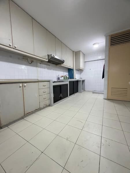 913 Jurong West Street 91, 913 Jurong West Street 91, 3 Bedrooms, 1,108 sqft, HDB Flat For Sale, by Yuna Lim, 500185169 - Kitchen - PropertyGuru.com.sg