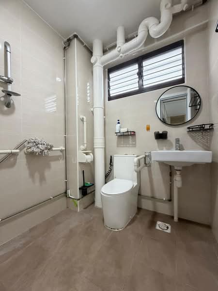 913 Jurong West Street 91, 913 Jurong West Street 91, 3 Bedrooms, 1,108 sqft, HDB Flat For Sale, by Yuna Lim, 500185169 - Bathroom - PropertyGuru.com.sg
