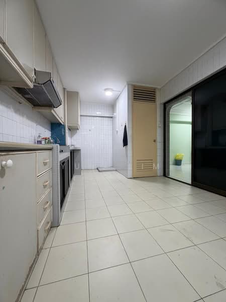 913 Jurong West Street 91, 913 Jurong West Street 91, 3 Bedrooms, 1,108 sqft, HDB Flat For Sale, by Yuna Lim, 500185169 - Kitchen - PropertyGuru.com.sg