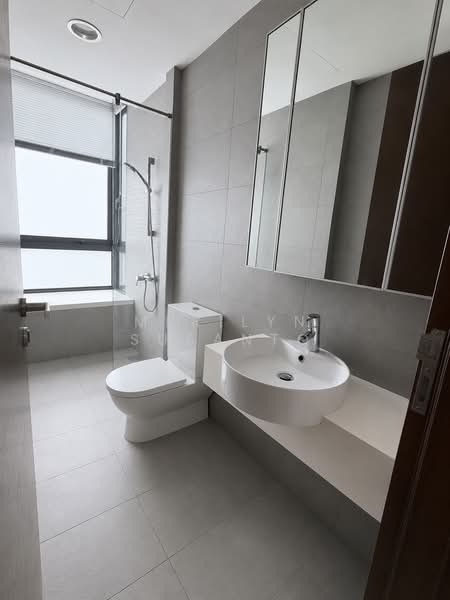 The Suites @ Central, 57-57A Devonshire Road, 4 Bedrooms, 1,733 sqft, Condominium For Sale, by Merilyn Susanto, 500185181 - Bathroom - PropertyGuru.com.sg