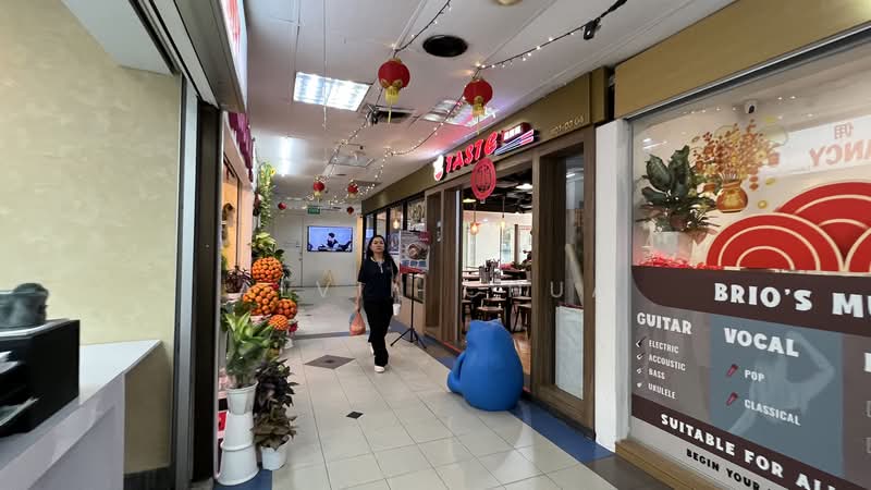 Bukit Timah Shopping Centre, 170 Upper Bukit Timah Road, 161 sqft, Mall Shop For Rent, by Alvin Chua, 500185186 - Corridor - CommercialGuru.com.sg