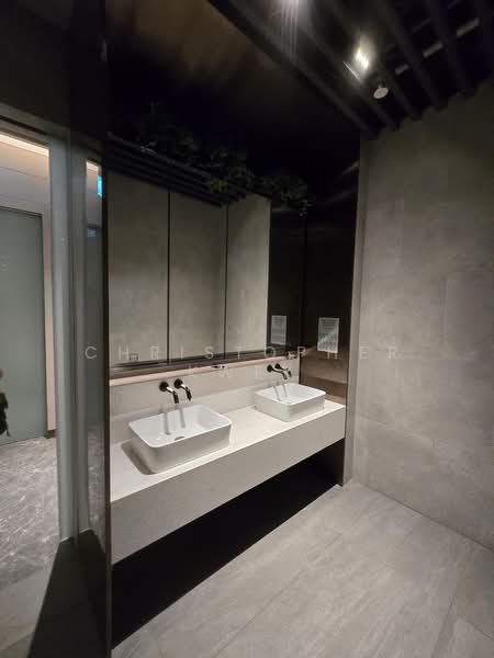 Keppel South Central, 10 Hoe Chiang Road, 5,021 sqft, Office For Rent, by Christopher Kwek, 500185187 - Bathroom - CommercialGuru.com.sg