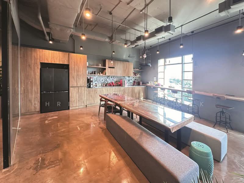 Bugis Junction Towers, 230 Victoria Street, 3,725 sqft, Office For Rent, by Christopher Kwek, 500185190 - Kitchen - CommercialGuru.com.sg
