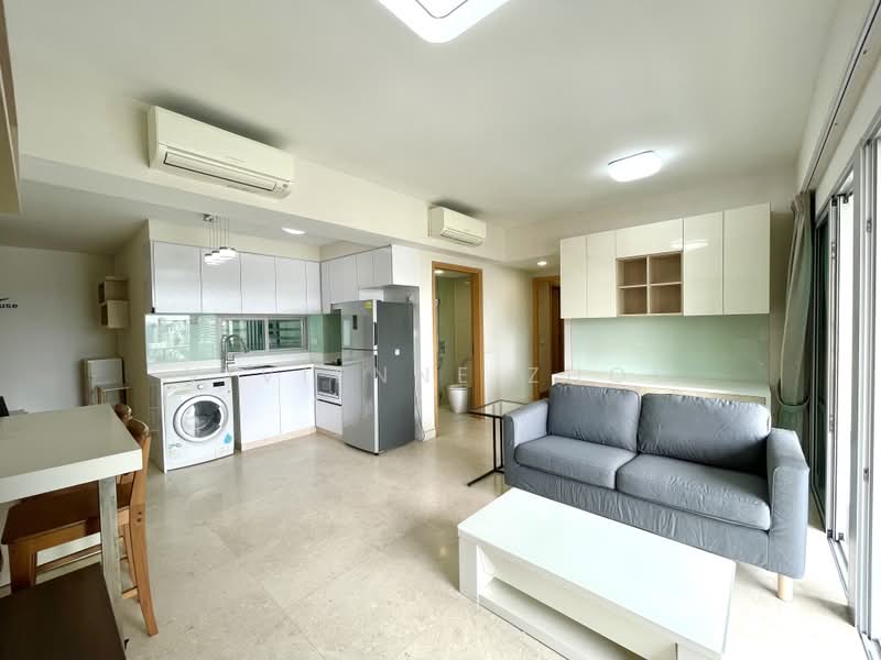 Eight Riversuites, 2 Whampoa East, 2 Bedrooms, 840 sqft, Condominium For Sale, by Vivienne Zhou, 500185193 - Living Room - PropertyGuru.com.sg