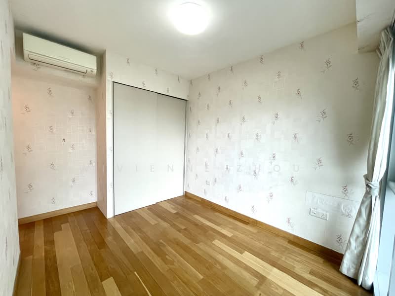 Eight Riversuites, 2 Whampoa East, 2 Bedrooms, 840 sqft, Condominium For Sale, by Vivienne Zhou, 500185193 - Master Bedroom - PropertyGuru.com.sg