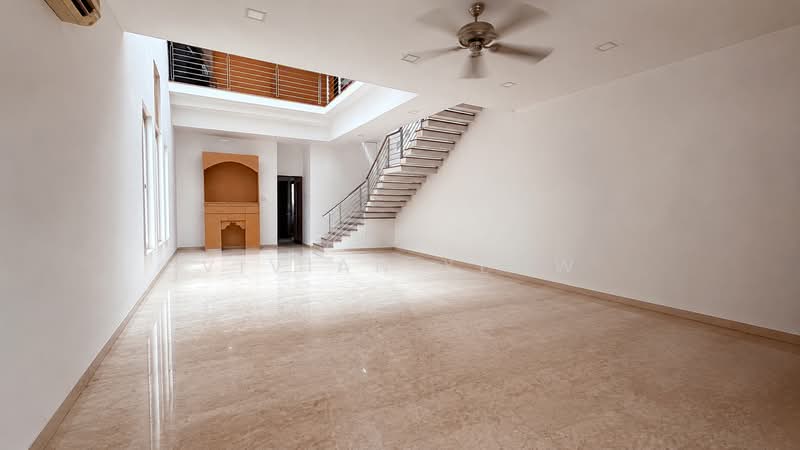 Chuan Loft, Chuan Drive, 5 Bedrooms, 2,700 sqft, Terraced House For Sale, by Vivian Yeow, 500185196 - Living Room - PropertyGuru.com.sg