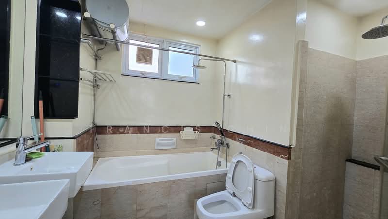 Euphony Gardens, 7 Jalan Mata Ayer, 4 Bedrooms, 2,056 sqft, Condominium For Sale, by Francis Chin, 500185199 - Bathroom - PropertyGuru.com.sg