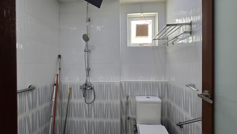 Euphony Gardens, 7 Jalan Mata Ayer, 4 Bedrooms, 2,056 sqft, Condominium For Sale, by Francis Chin, 500185199 - Bathroom - PropertyGuru.com.sg