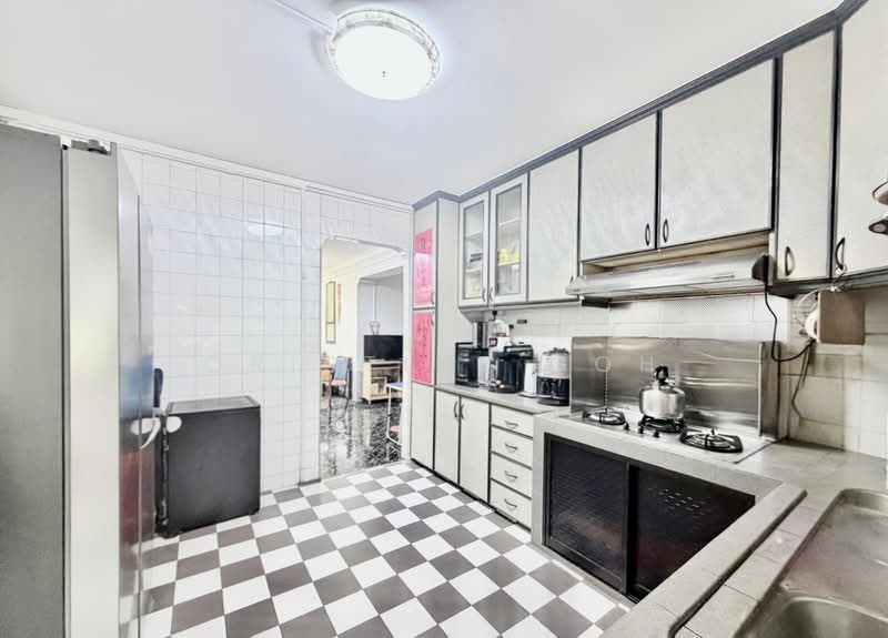 744 Jurong West Street 73, 744 Jurong West Street 73, 4 Bedrooms, 1,367 sqft, HDB Flat For Sale, by Qristine Goh, 500185200 - Kitchen - PropertyGuru.com.sg