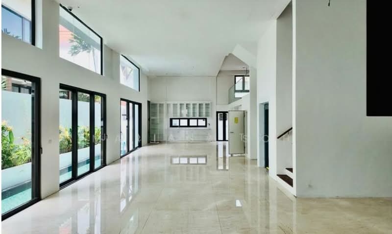 Brand New 5-Storey FREEHOLD Landed | Pool, Lift & Rooftop | 7 Bedrooms | Prime D10, , 7 Bedrooms, 9,500 sqft, Semi-Detached House For Sale, by Juliana Tse, 500185203 - Living Room - PropertyGuru.com.sg