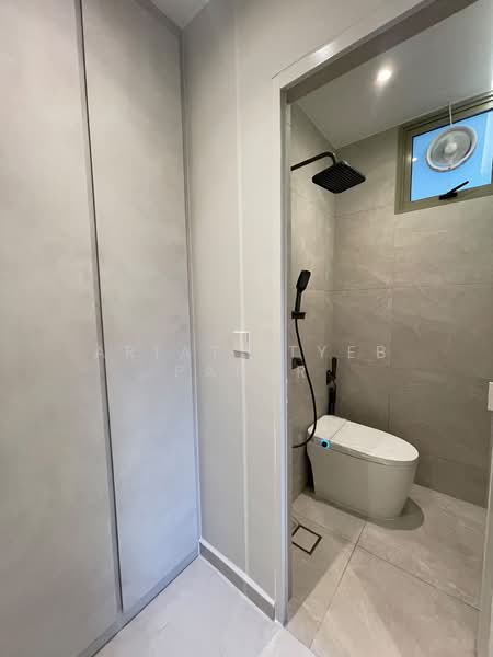 Sea Horizon, 1 Pasir Ris Rise, 4 Bedrooms, 1,356 sqft, Executive Condominium For Sale, by Ariati Tyeb Papar, 500185208 - Bathroom - PropertyGuru.com.sg