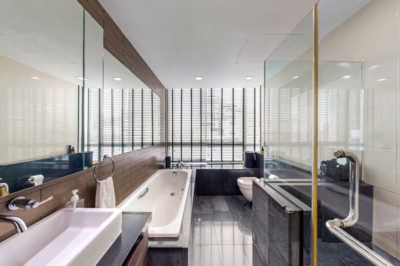 Quinterra, 359 Holland Road, 5 Bedrooms, 4,532 sqft, Condominium For Sale, by Adrian Lim, 500185216 - Bathroom - PropertyGuru.com.sg