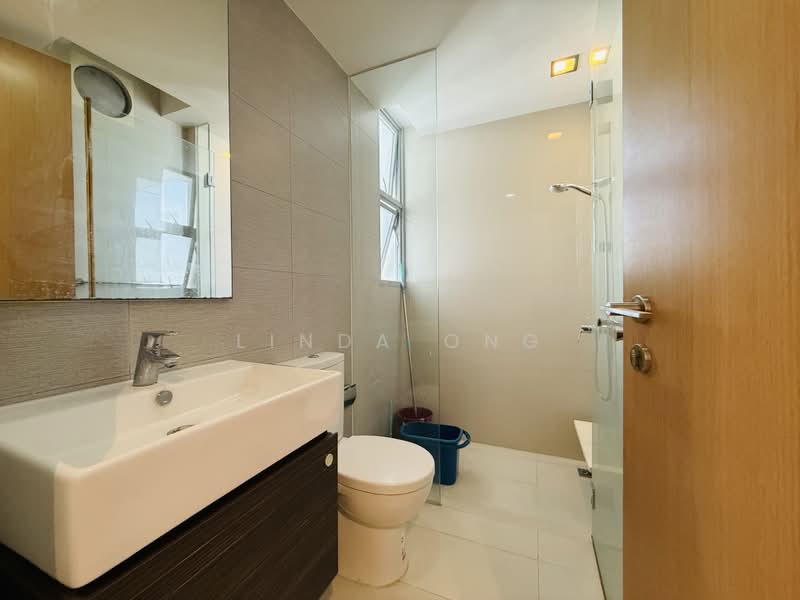 Prive, 33 Punggol Field, 2 Bedrooms, 888 sqft, Executive Condominium For Rent, by Linda Ong, 500185230 - Common Bathroom - PropertyGuru.com.sg