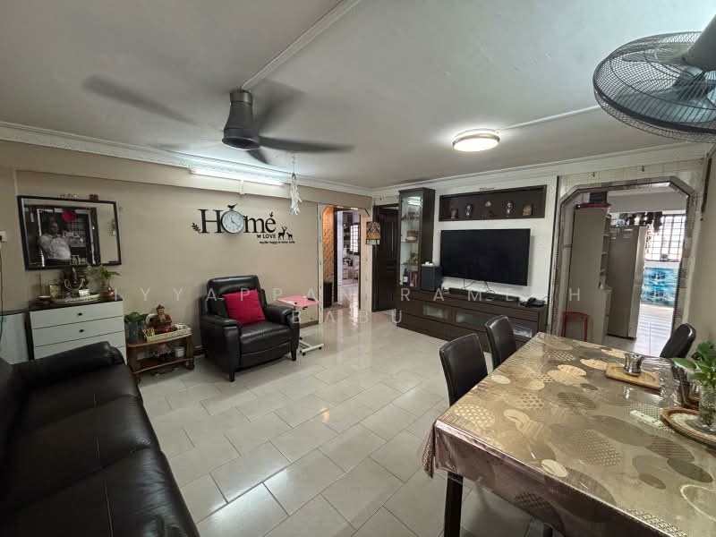 15 Hougang Avenue 3, 15 Hougang Avenue 3, 3 Bedrooms, 882 sqft, HDB Flat For Sale, by Iyyappan Ramesh Babu, 500185232 - Living Room - PropertyGuru.com.sg