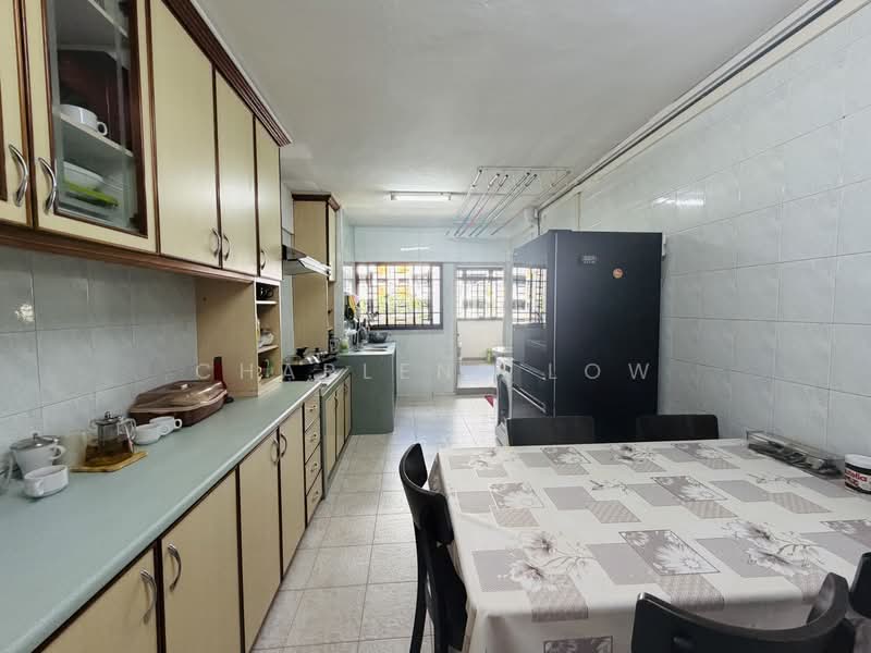 320 Ang Mo Kio Avenue 1, 320 Ang Mo Kio Avenue 1, 2 Bedrooms, 947 sqft, HDB Flat For Sale, by Charlene Low, 500185242 - Kitchen - PropertyGuru.com.sg