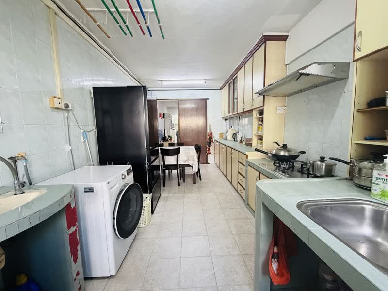 320 Ang Mo Kio Avenue 1, 320 Ang Mo Kio Avenue 1, 2 Bedrooms, 947 sqft, HDB Flat For Sale, by Charlene Low, 500185242 - Kitchen - PropertyGuru.com.sg