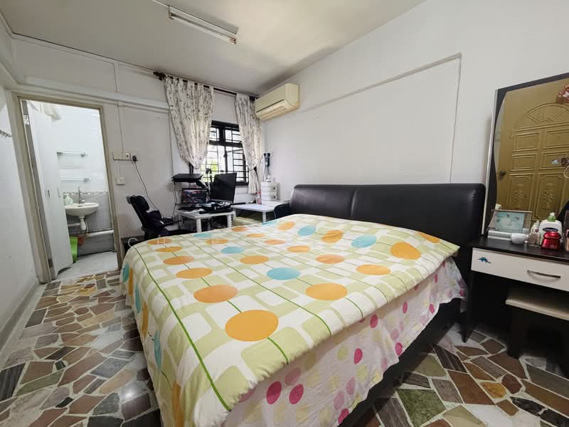 320 Ang Mo Kio Avenue 1, 320 Ang Mo Kio Avenue 1, 2 Bedrooms, 947 sqft, HDB Flat For Sale, by Charlene Low, 500185242 - Bedroom - PropertyGuru.com.sg