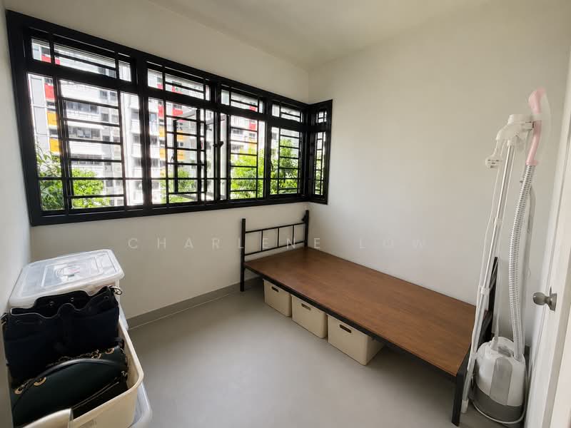 320 Ang Mo Kio Avenue 1, 320 Ang Mo Kio Avenue 1, 2 Bedrooms, 947 sqft, HDB Flat For Sale, by Charlene Low, 500185242 - Bedroom - PropertyGuru.com.sg