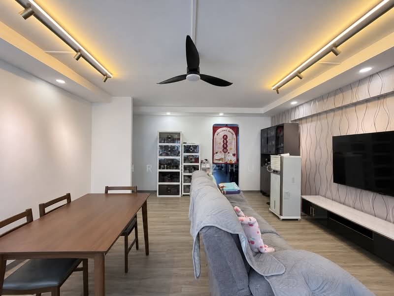 243 Tampines Street 21, 243 Tampines Street 21, 3 Bedrooms, 1,119 sqft, HDB Flat For Sale, by Chris Zhuo, 500185255 - Living Room - PropertyGuru.com.sg