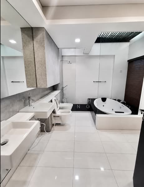 Botanic Garden MRT, Coronation Road, 20A Tan Kim Cheng Road, Bukit Timah, 20A Tan Kim Cheng Road, 5 Bedrooms, 7,400 sqft, Detached House For Rent, by Yi Yun Shone Zhang, 500185256 - Bathroom - PropertyGuru.com.sg