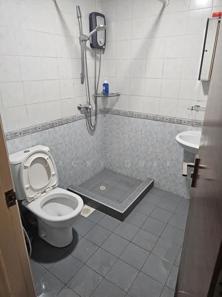 Casa Sarina, 103 Lorong Sarina, Room Rental, 100 sqft, Condominium For Rent, by Jacky Quek, 500185263 - Bathroom - PropertyGuru.com.sg