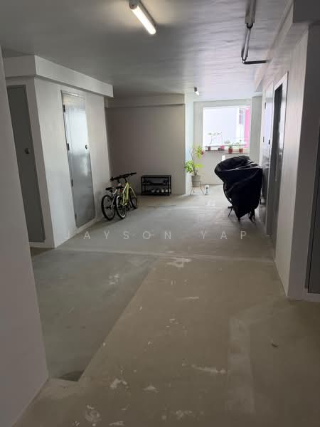 220B Sumang Lane, 220B Sumang Lane, 3 Bedrooms, 990 sqft, HDB Flat For Sale, by Jayson Yap, 500185292 - Corridor - PropertyGuru.com.sg