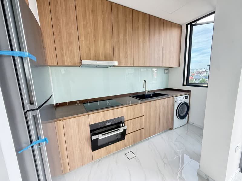 K Suites, 21 Lorong K Telok Kurau, 5 Bedrooms, 1,625 sqft, Apartment For Sale, by Jialin Huang, 500185298 - Kitchen - PropertyGuru.com.sg