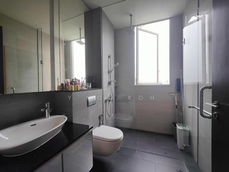 Kallang Riverside, 51 Kampong Bugis, 3 Bedrooms, 1,432 sqft, Condominium For Rent, by Y'von Koh, 500185300 - Bathroom - PropertyGuru.com.sg