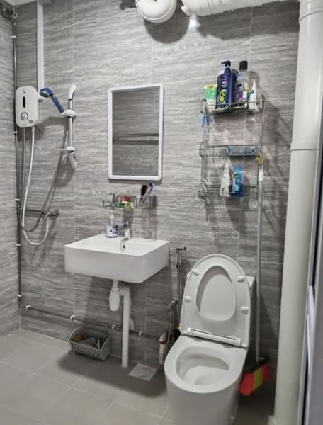 880 Woodlands Street 82, 880 Woodlands Street 82, 3 Bedrooms, 1,130 sqft, HDB Flat For Sale, by Jaren Hoo, 500185303 - Bathroom - PropertyGuru.com.sg