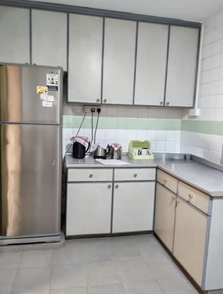 880 Woodlands Street 82, 880 Woodlands Street 82, 3 Bedrooms, 1,130 sqft, HDB Flat For Sale, by Jaren Hoo, 500185303 - Kitchen - PropertyGuru.com.sg