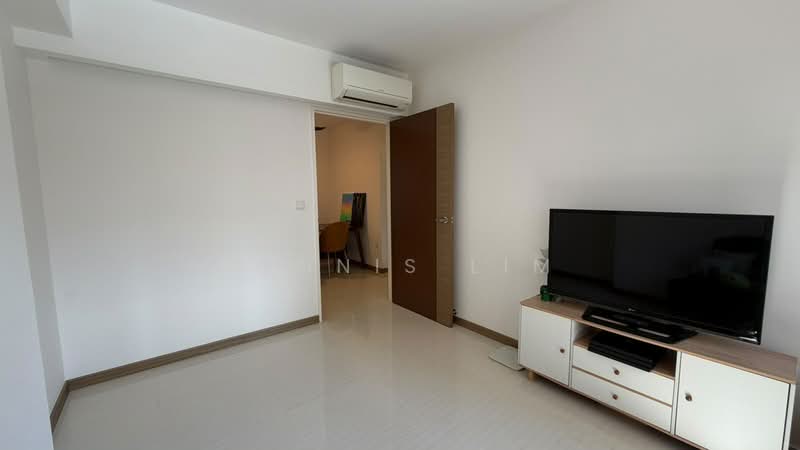 153C Bedok South Road, 153C Bedok South Road, 3 Bedrooms, 1,001 sqft, HDB Flat For Sale, by Dennis Lim, 500185307 - Living Room - PropertyGuru.com.sg