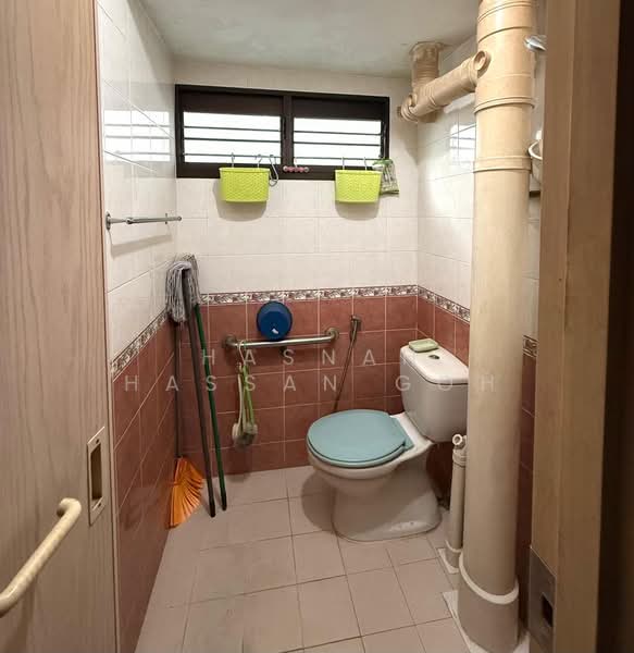 31 Marsiling Drive, 31 Marsiling Drive, 2 Bedrooms, 785 sqft, HDB Flat For Sale, by Hasnah Hassan Goh, 500185323 - Bathroom - PropertyGuru.com.sg