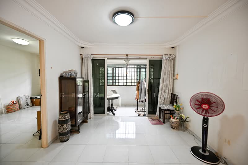 569 Pasir Ris Street 51, 569 Pasir Ris Street 51, 3 Bedrooms, 1,323 sqft, HDB Flat For Sale, by Desmond Tan, 500185328 - Living Room - PropertyGuru.com.sg